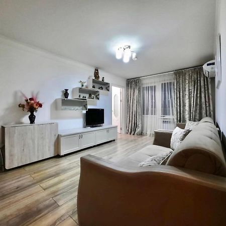 Квартира На Тулебаева Almaty Ngoại thất bức ảnh