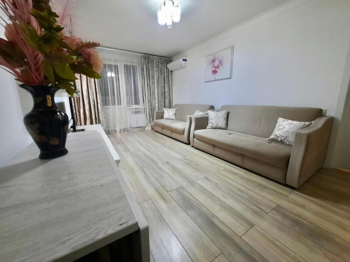Квартира На Тулебаева Almaty Ngoại thất bức ảnh