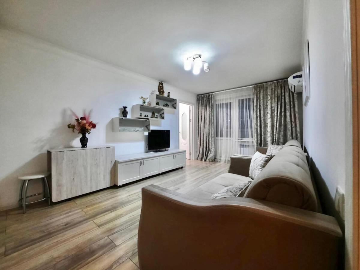 Квартира На Тулебаева Almaty Ngoại thất bức ảnh